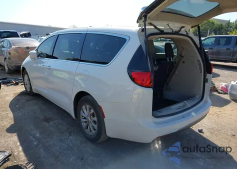 2018 Chrysler Pacifica Touring Plus z USA, uszkodzony, nr VIN 2C4RC1FGXJR260597